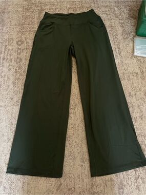ESoft Women’s Olive Green Wide Leg Yoga Pants Size Medium High Rise Stretch